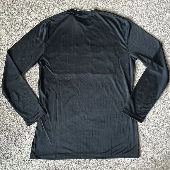 Nike Men’s Dri-FIT Long sleeve Referee II Jersey!